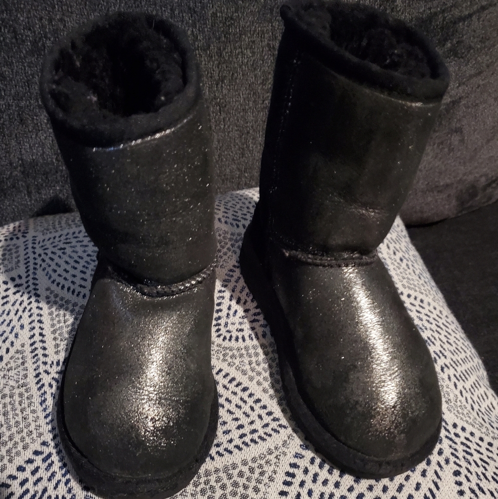 Black Shimmery Girls Uggs size 10